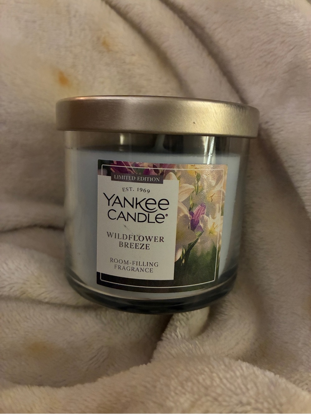 Yankee Candle Wildflower Breeze Small Jar - Pale Blue with Silver Lid